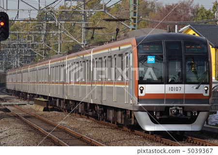 Tokyo Metro 10000 Series Akitsuki Station 5039367