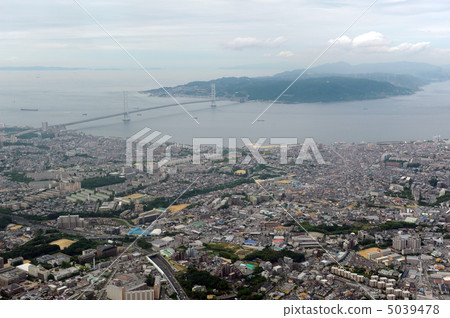 Aerodynamic view of the Akashi Kaikyo Bridge Aerodynamic view of the Akashi Kaikyo Bridge 5039478