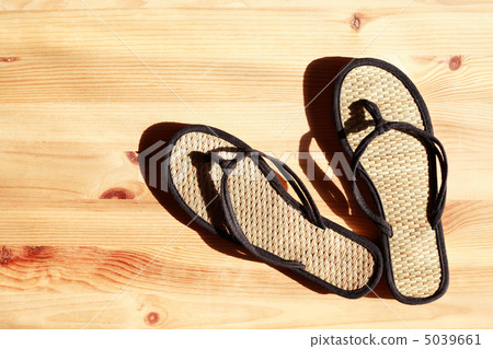 Female Flip-Flops 5039661