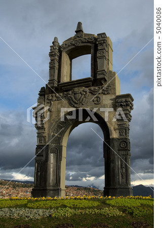 Indigenous arch, La Paz, Bolivia Indigenous arch, La Paz, Bolivia 5040086