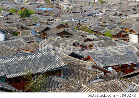roofs of lijiang old town, yunnan, china roofs of lijiang old town, yunnan, china 5040278