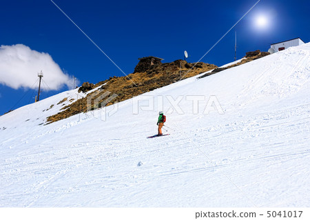 A skier descending Mount Elbrus - the highest peak in Europe. A skier descending Mount Elbrus - the highest peak in Europe. 5041017