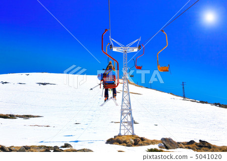 Wonderful view of the cableway in the mountains. Wonderful view of the cableway in the mountains. 5041020
