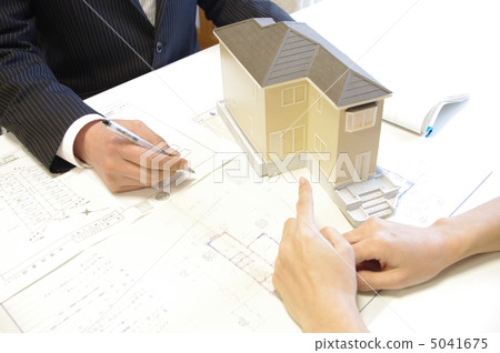 Residential model 5041675