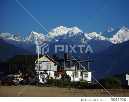 Kanchanjunga seen from Peling, India 5042930