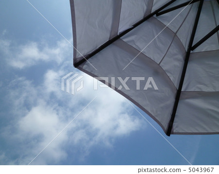 Sky and umbrella 5043967