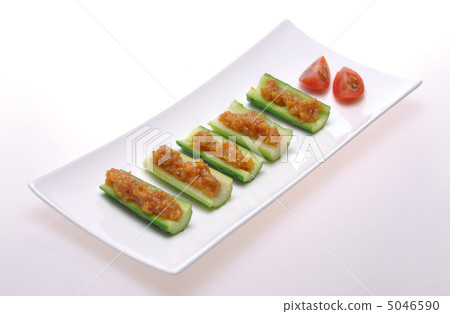 倒黃瓜和芹菜 倒黃瓜和芹菜 5046590