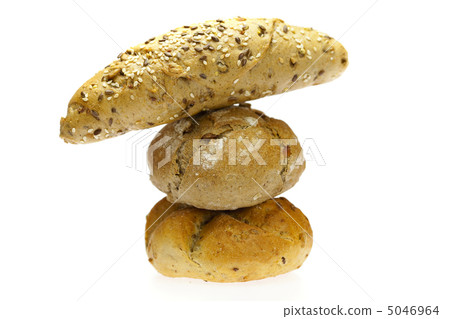 bun with beans isolated on white 5046964