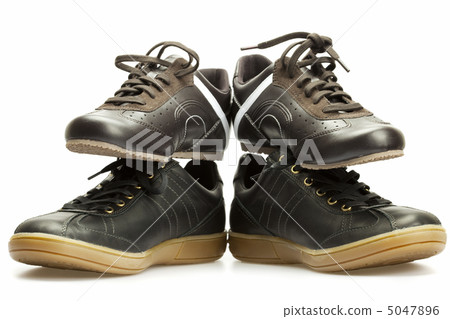 sports shoes isolated on white 5047896