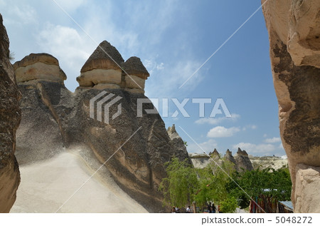 Pashaba's rocky rock, it was brittle enough to crumble when touched 5048272