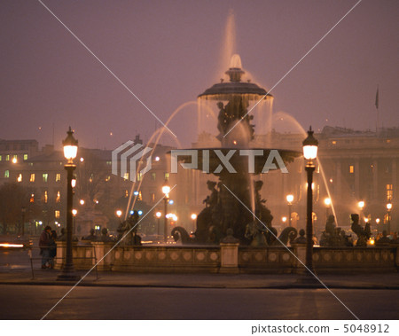 Parisian glow 5048912