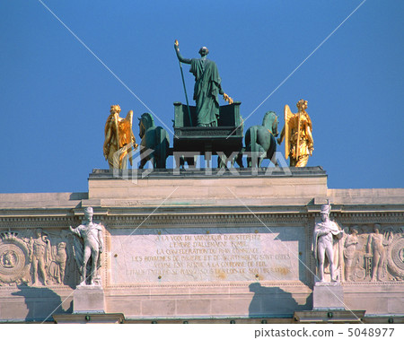 Parisian glow 5048977