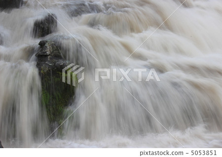 Sogaki waterfall 5053851