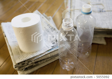 Newsprint and toilet paper, plastic bottle Newsprint and toilet paper, plastic bottle 5055092