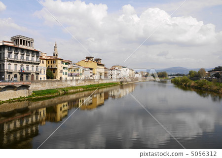 Florence Arno River 5056312