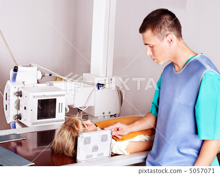 Child with doctor radiologist. 5057071