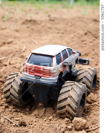 Bigfoot · rally car running through sandy area Bigfoot · rally car running through sandy area 5062797