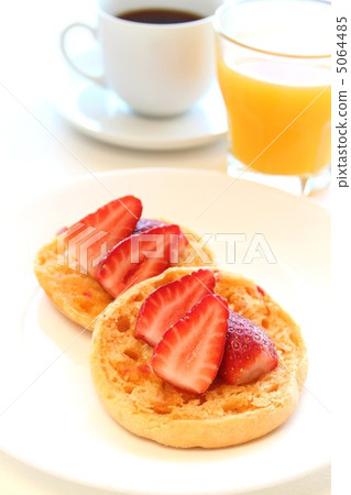 草莓英式鬆餅早餐 5064485