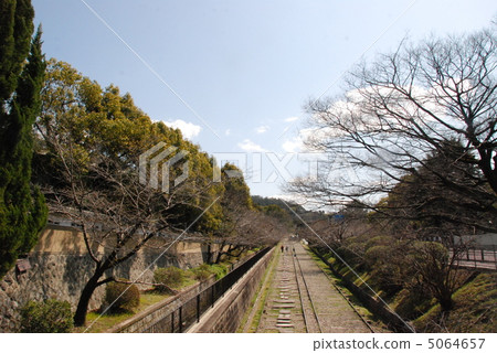琵琶湖運河的廢棄物“Kakefu Ink Line”(京都市東山區東面) 琵琶湖運河的廢棄物“Kakefu Ink Line”(京都市東山區東面) 5064657