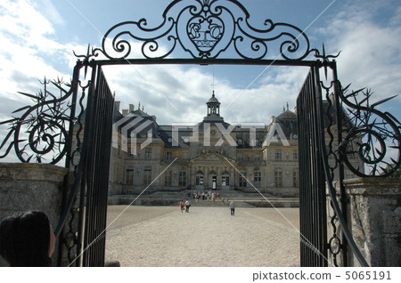 Vaud Le Vicomte Castle 5065191