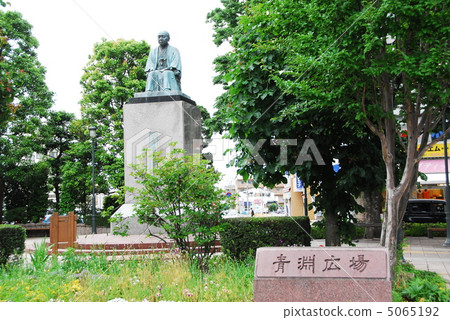 Aobuchi square and Shibusawa Eiichi statue (Fukaya city, Saitama Prefecture) 5065192