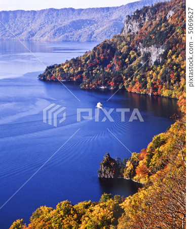 Autumn Towada Lake 5069627