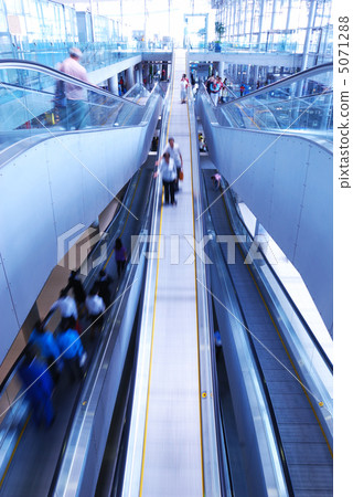 Travelator in airport 5071288