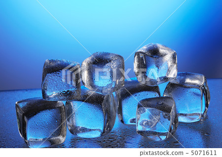 Ice cubes Ice cubes 5071611