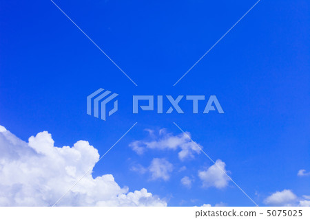  Blue sky and clouds 5075025