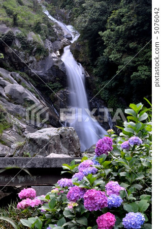 Akira Taki in return 5076042