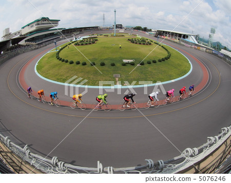Bicycle race track 5076246