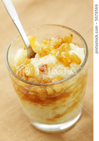 Rice pudding 5078569