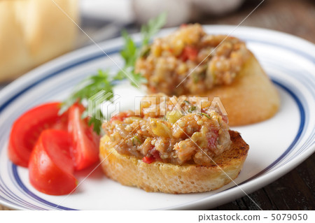 Sandwiches with eggplant caviar 5079050