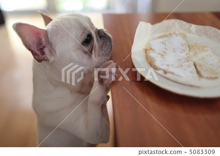 I want to eat it. 5083309