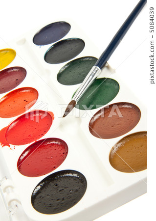 Paints and brushe 5084039