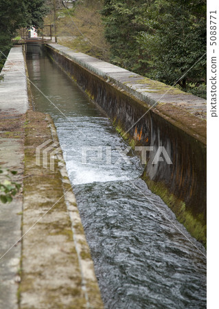 琵琶湖的水庫Mizukakaku 5088771