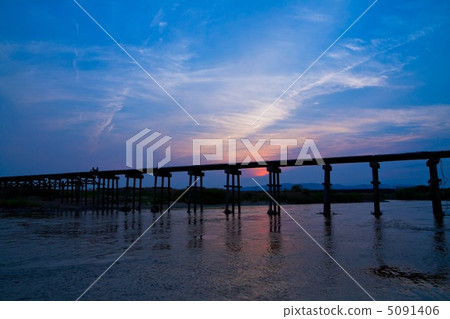 Dusk Flow Bridge Dusk Flow Bridge 5091406