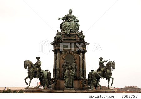 Statue of Austria Maria Theresia 5095755
