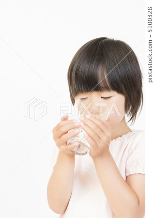水和孩子 水和孩子 5100328