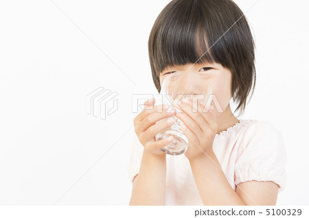 水和孩子 水和孩子 5100329