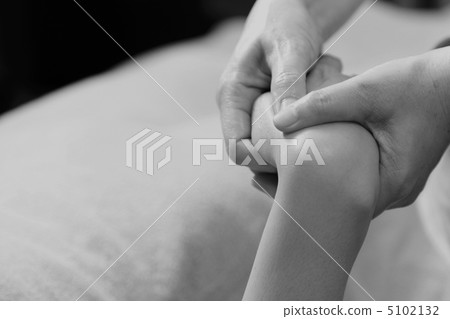 Hands and hands 5102132