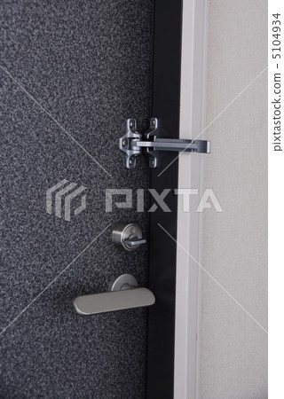 Entrance door (inside) 5104934