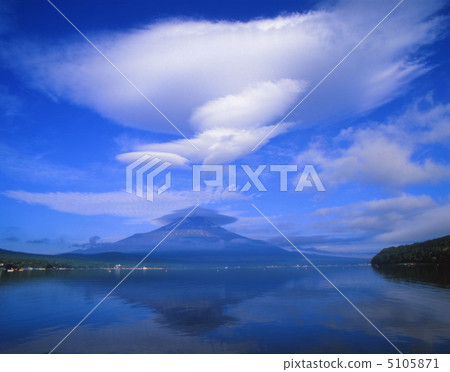 掛雲和富士山 5105871