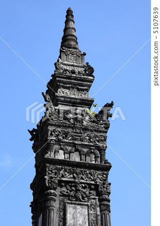 Khai Dinh寺塔 5107639