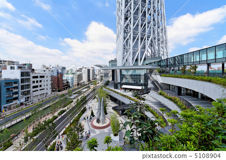 The Tokyo Sky Tree Town Tower Yard and the Bill Street where the blue sky spreads 5108904