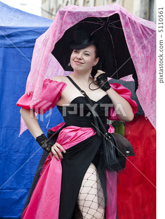 lady in pink 5110561