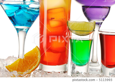 Tropical cocktails close-up Tropical cocktails close-up 5113993