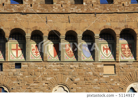 palazzo vecchio, lily emblem, house of medici 5114917