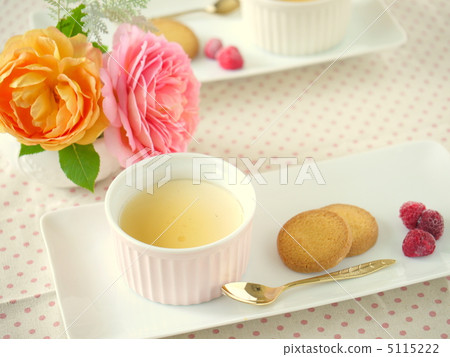 Panna cotta ~ Along with arrangements of roses ~ Ⅱ 5115222