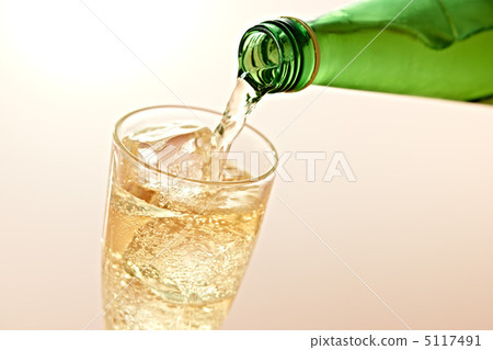 sparkling juice, advertiser, carbonated drink 5117491